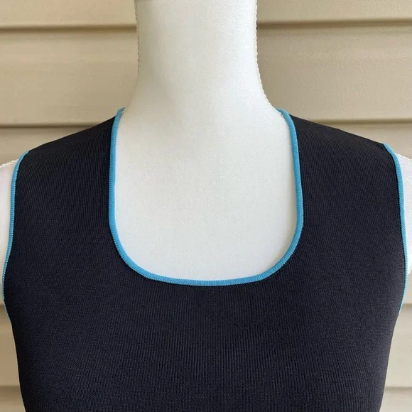 •BCBGMaxAzria• Sleeveless Knit Shell Top - Size Large - Picture 3 of 8